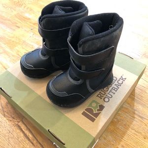Toddler winter boots size 5